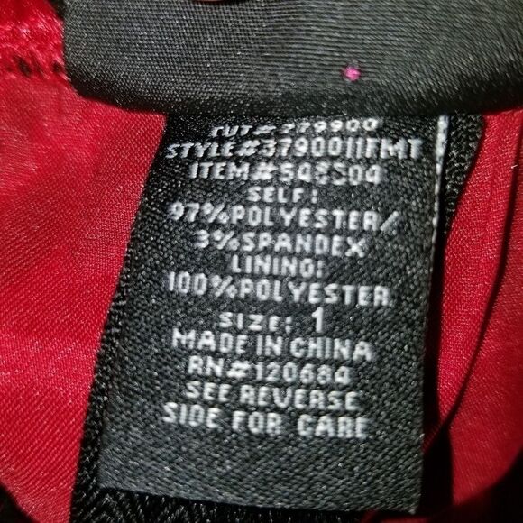 Torrid size 1 1x red one shoulder damask top - Picture 7 of 7